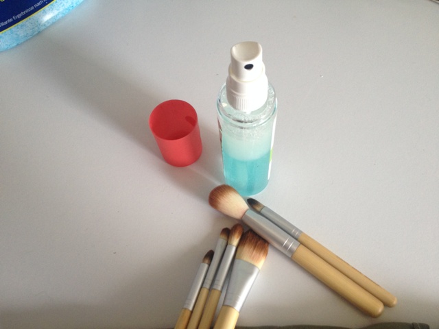 DIY Make-up brush cleaner